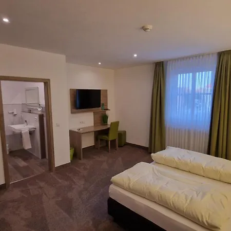 Schwarzer Adler - Garni Hotel 3*