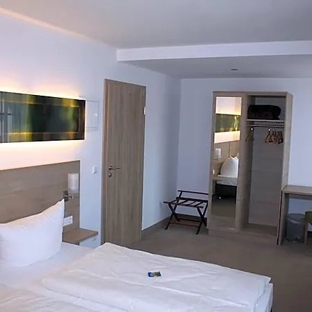 فندق Schwarzer Adler - Garni 3*