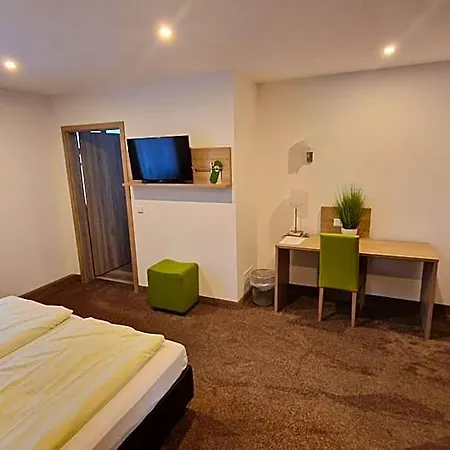 فندق Schwarzer Adler - Garni 3*