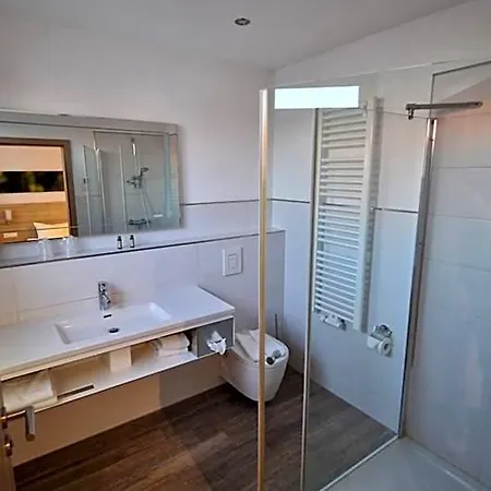 فندق Schwarzer Adler - Garni 3*