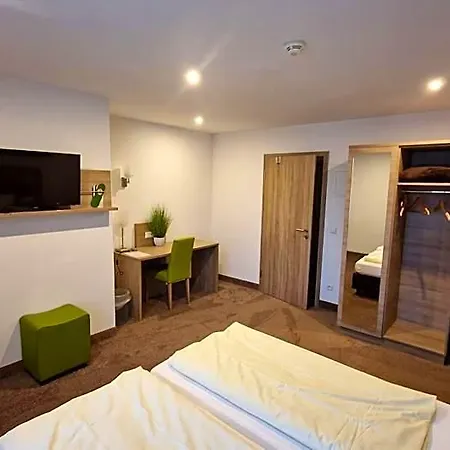 فندق Schwarzer Adler - Garni 3*