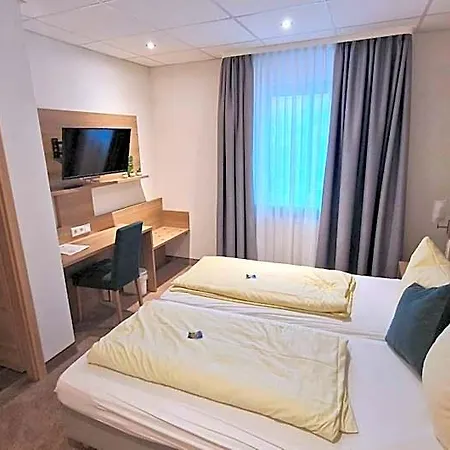فندق Schwarzer Adler - Garni 3*